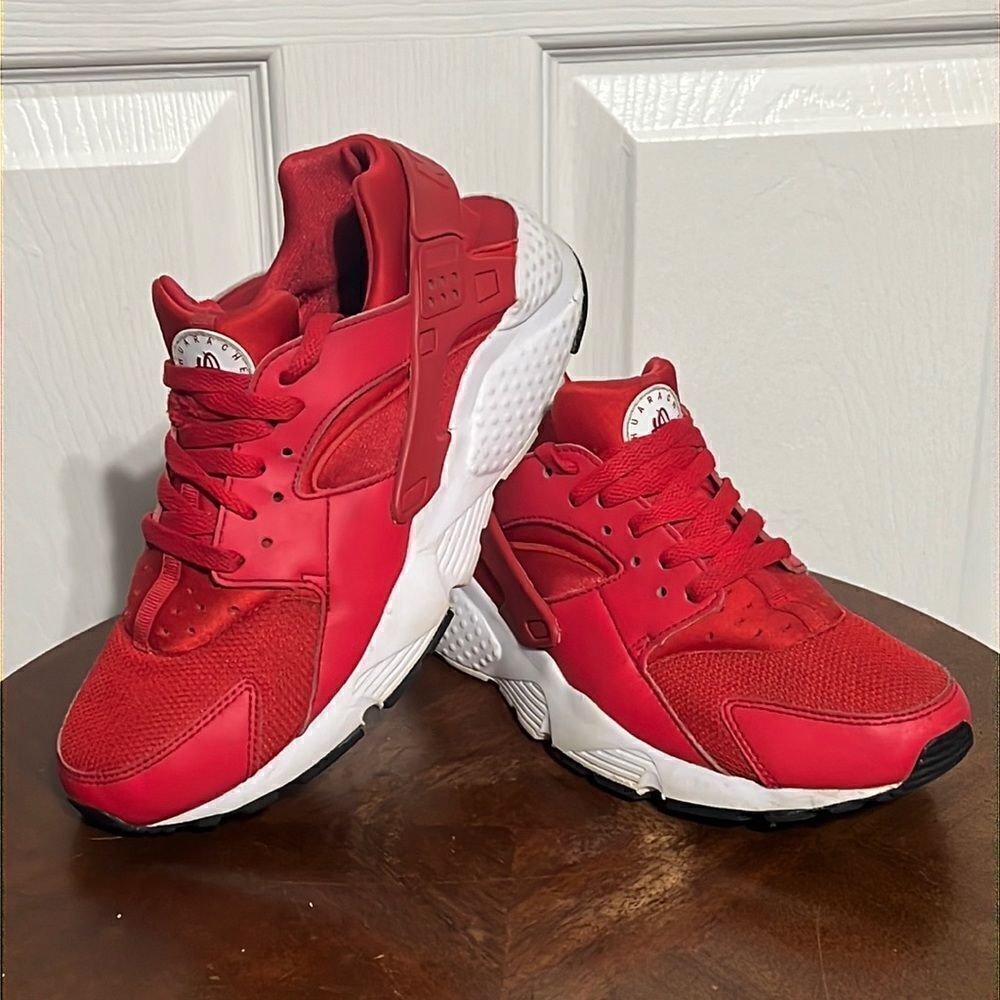 🔥🔥NIKE AIR HUARACHE Run - Red - Good Condition - Big Boys 7Y / Women Sz 8.5 🔥